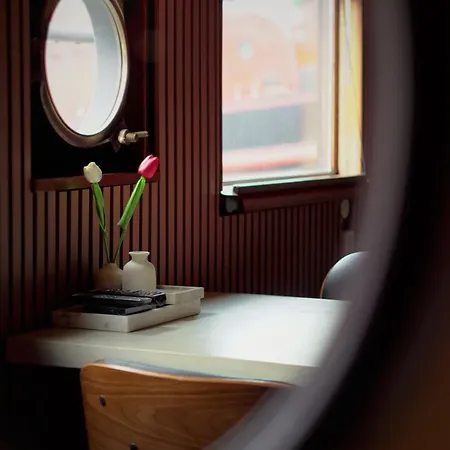 Houseboat-amsterdam-classic 3*