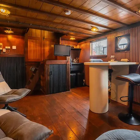 Konukevi Houseboat-amsterdam-classic Amsterdam