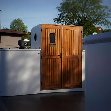 Konukevi Houseboat-amsterdam-classic 3*